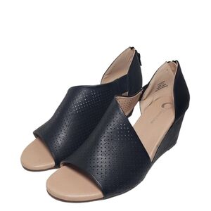 Journee Collection True Comfort Black Open Toe Stretch Back Wedge Heels Sz 10